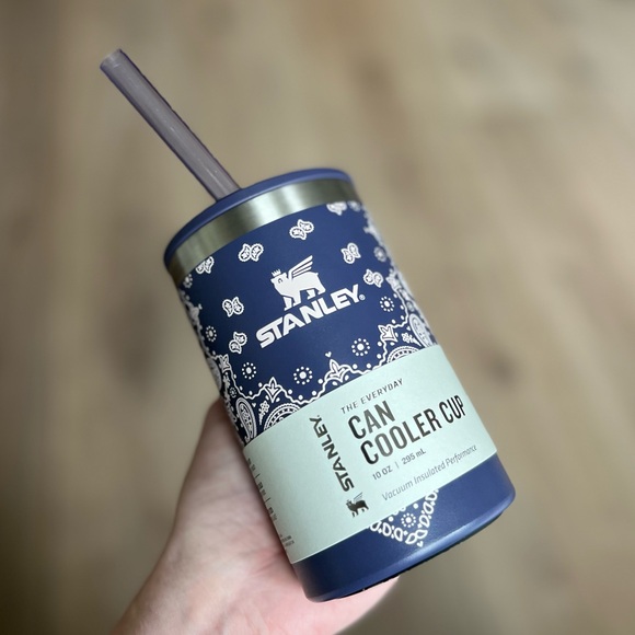 Stanley Blue Bandana Corn Paisley Everyday Can Cooler Cup 10OZ NWT PRICE IS FIRM - Picture 3 of 6